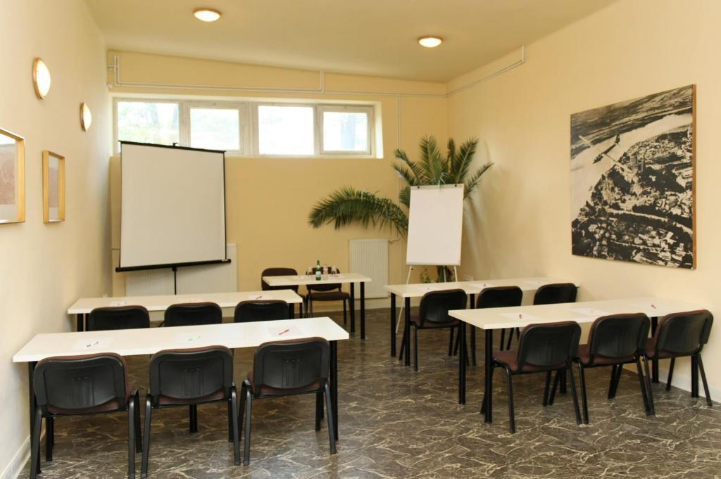 אסטרגום Grante Motel מראה חיצוני תמונה